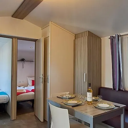 Camping Soleilla - 7 Kms - Confort - Lumineux - Detente *